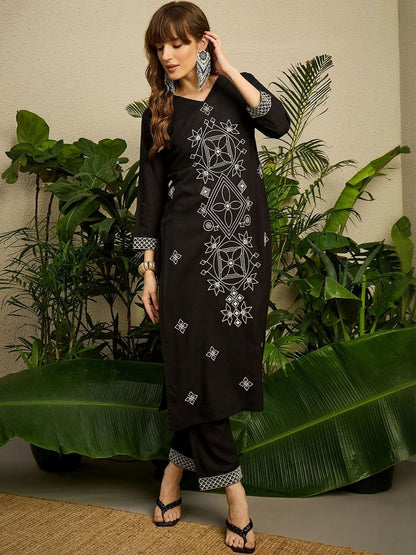 Women Ethnic Motifs Embroidered Regular Thread Work Kurta with Trousers