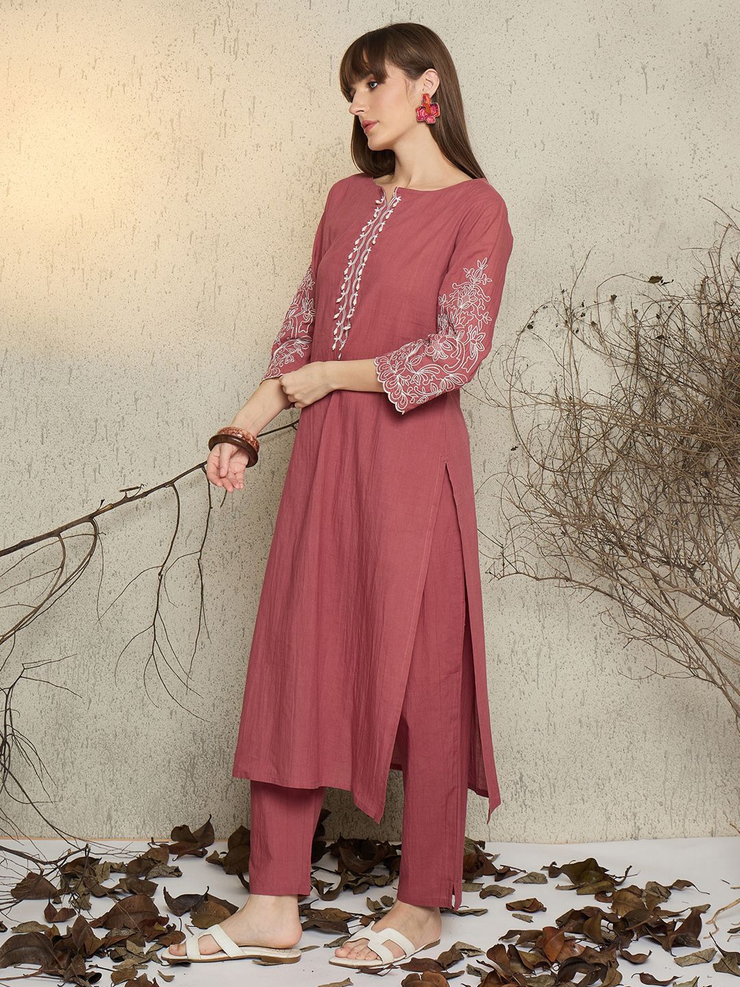 Women Ethnic Motifs Embroidered Thread Work Pure Cotton Kurta with Trousers