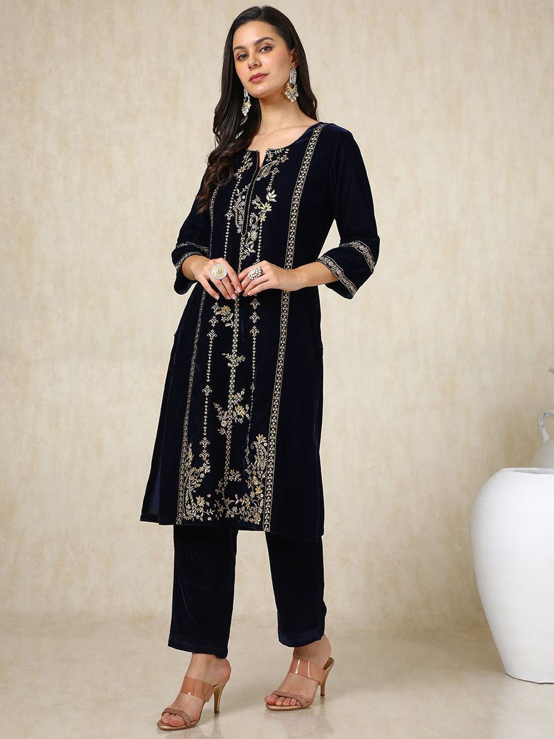 Dhiyona SO Women's Navy Blue Floral Embroidered Round Neck Regular Velvet Kurta With Trouser