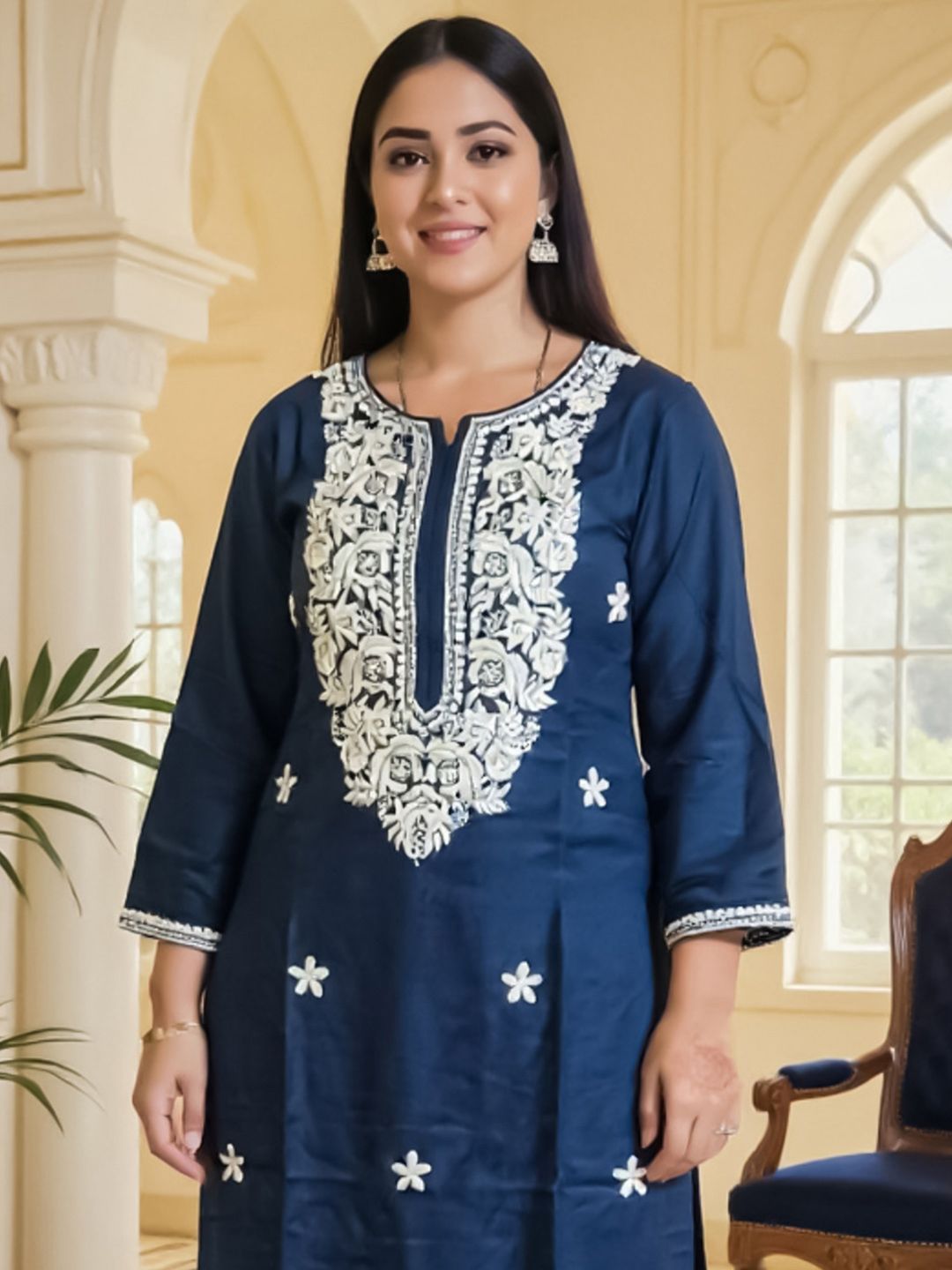 Women Floral Embroidered Regular Thread Work Kurta With Trouser