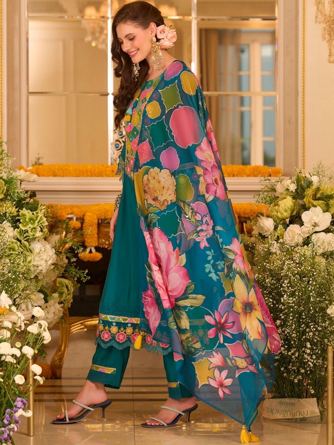 Women Floral Embroidered Kurta with Trousers & Dupatta