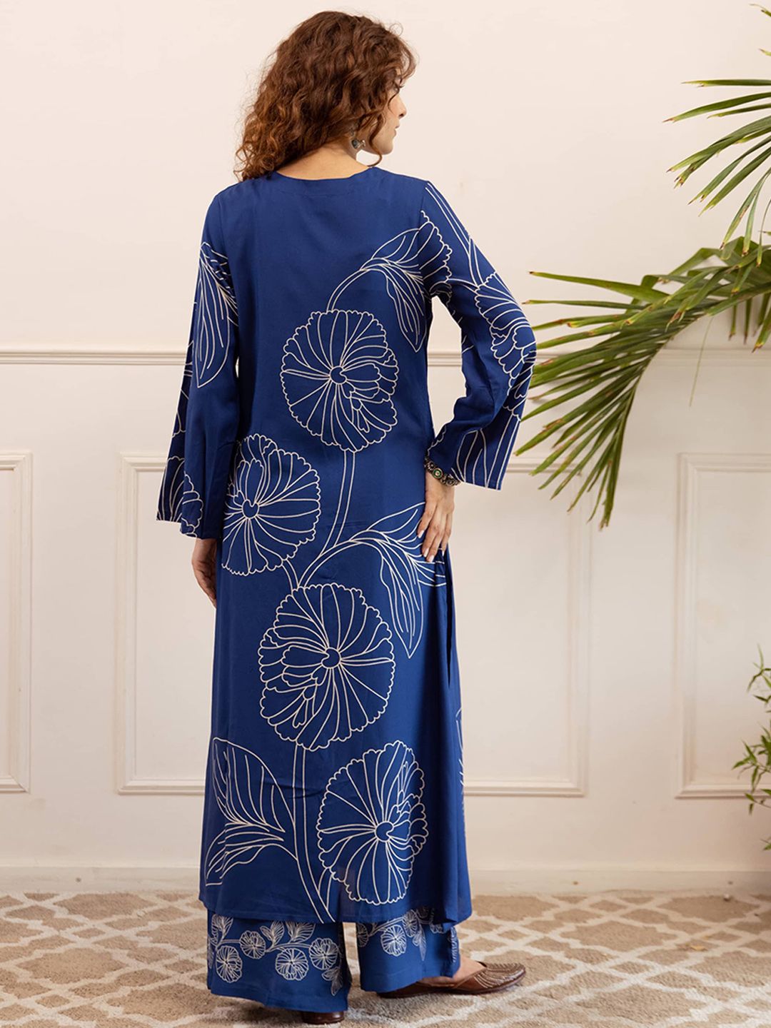 Dhiyona SN Women's Floral Printed V-Neck Straight Kurta & Palazzo