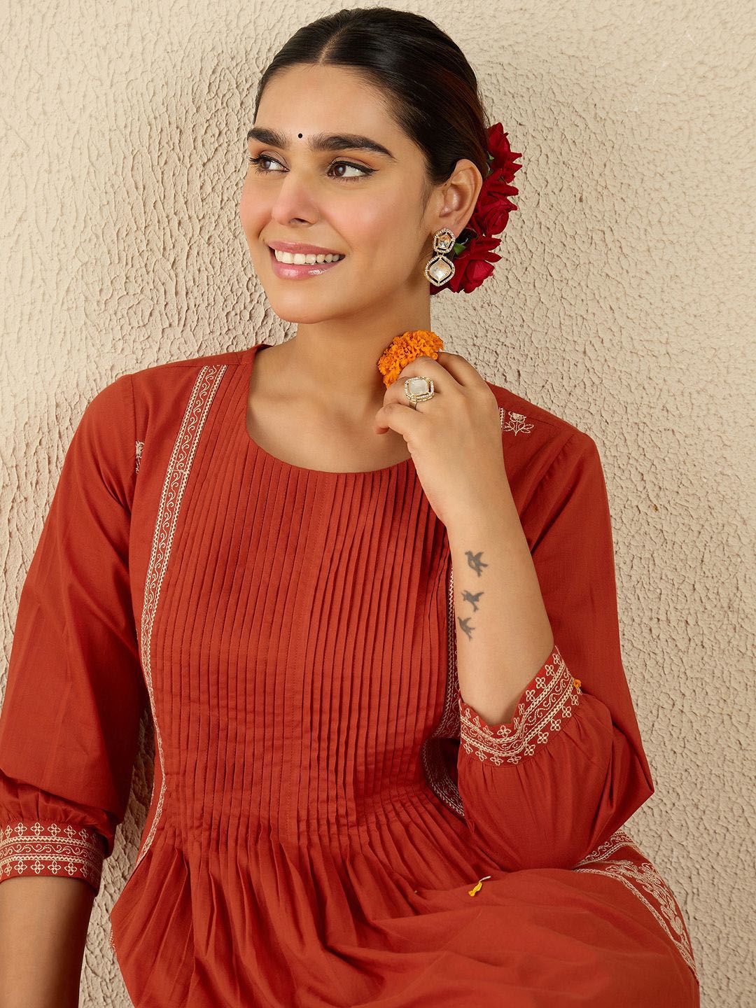 Dhiyona IE Embroidered Round Neck Tunic With Trousers Co-Ords