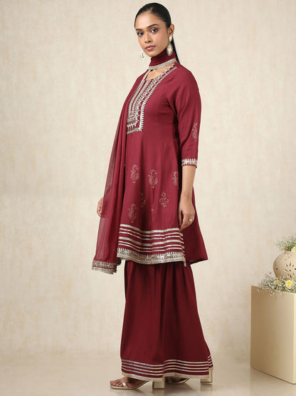 Dhiyona SO Women's Women Floral Striped Empire Sequinned Kurta with Sharara & With Dupatta