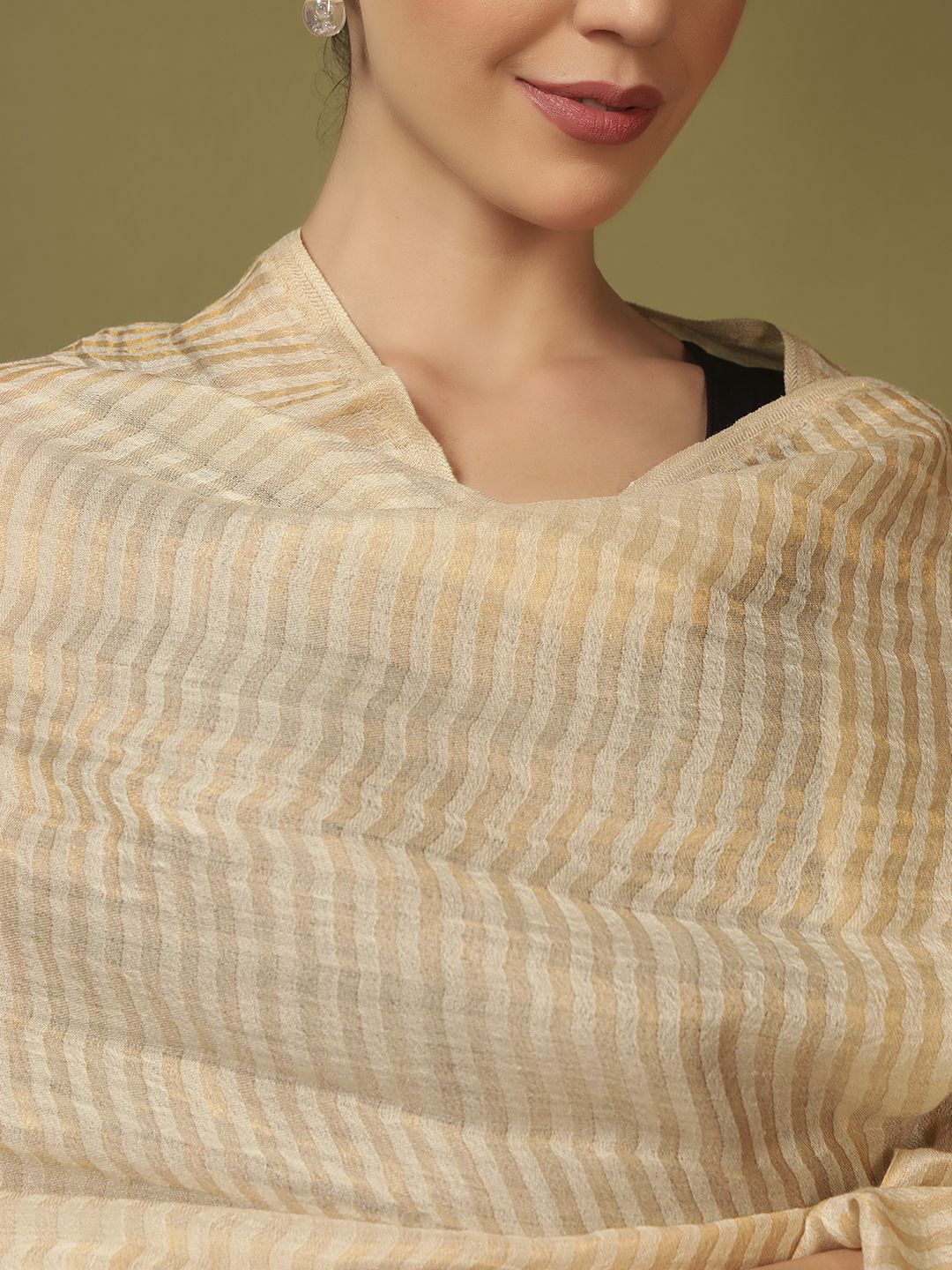Dhiyona PA Striped Woven Design Shawl
