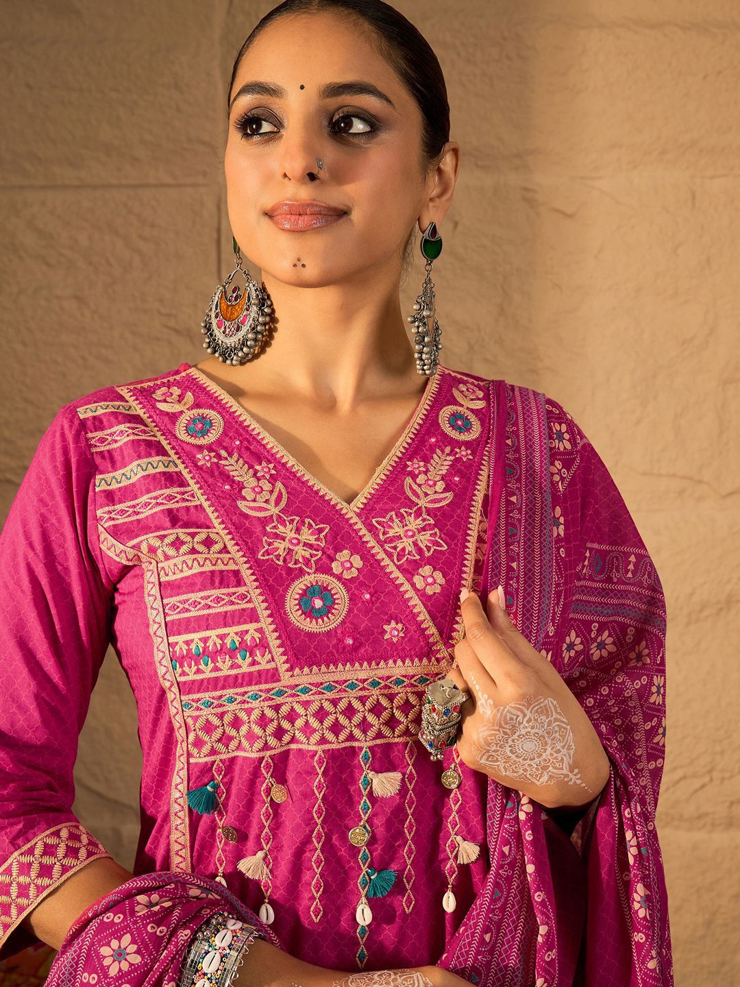 Dhiyona IE Women's Embroidered V-Neck Pure Cotton Straight Kurta With Trousers And Dupatta