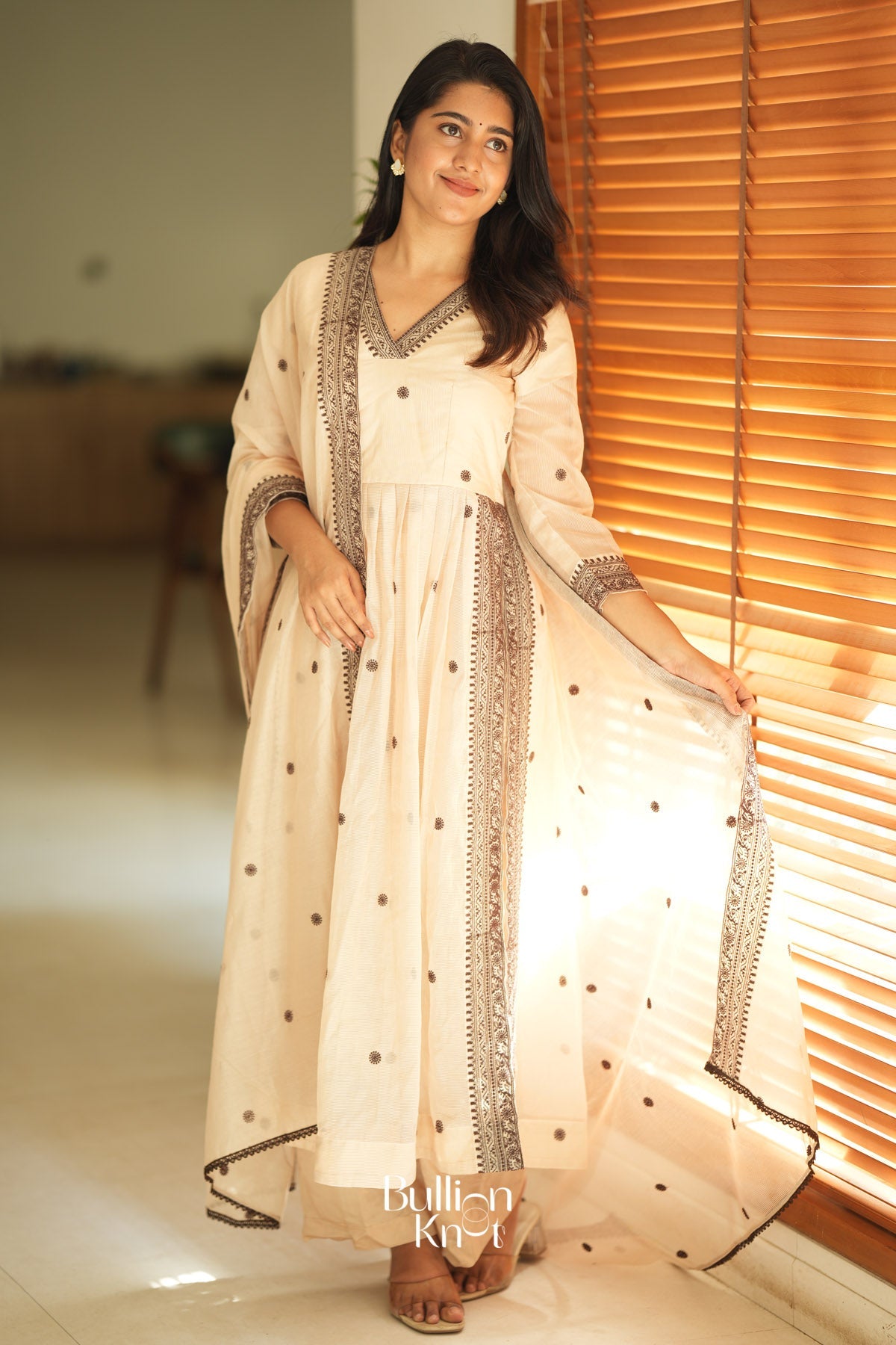 Dhiyona BN Ivana Vanilla Naira Cut Kota Suit Set