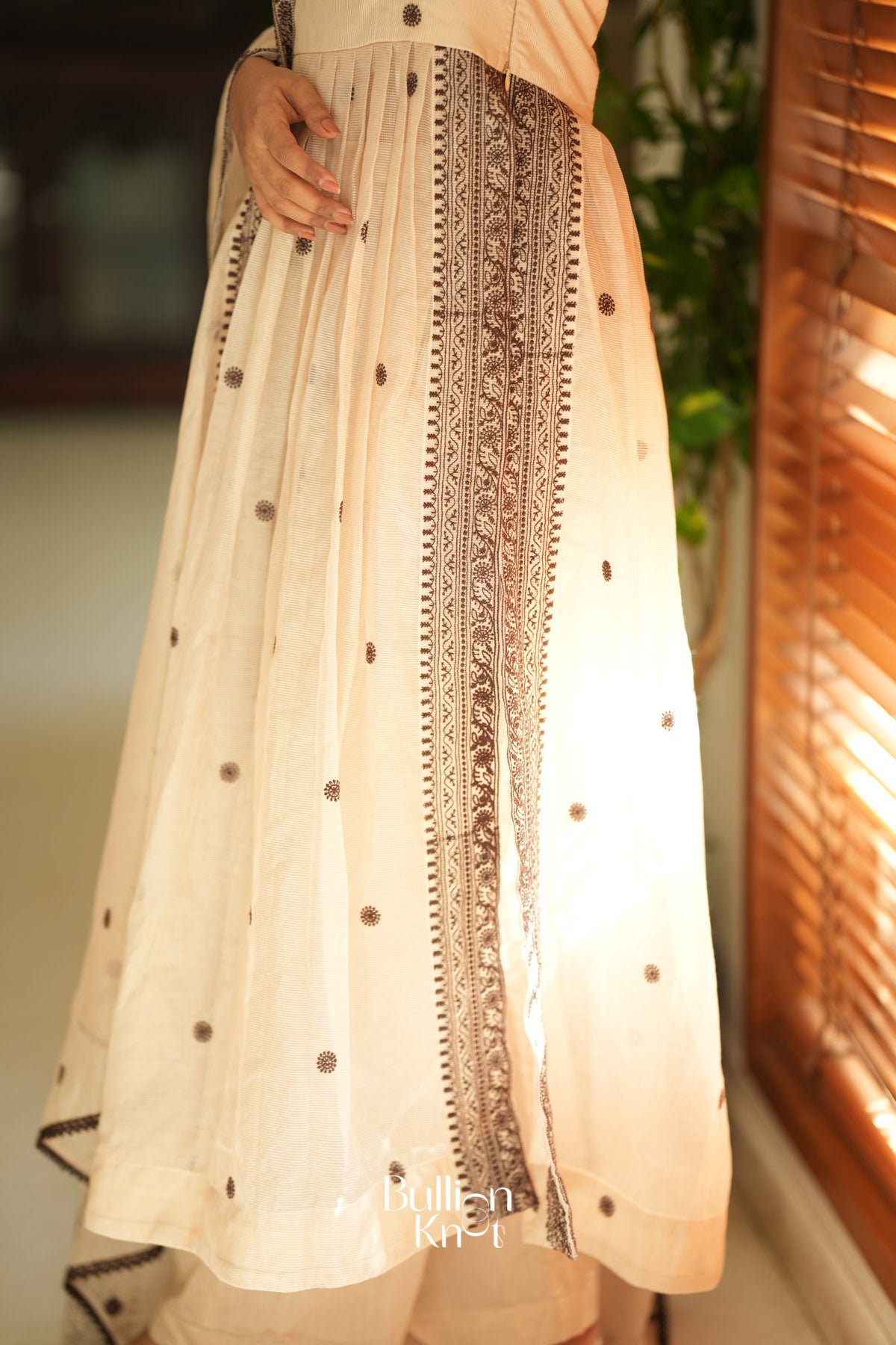 Dhiyona BN Ivana Vanilla Naira Cut Kota Suit Set