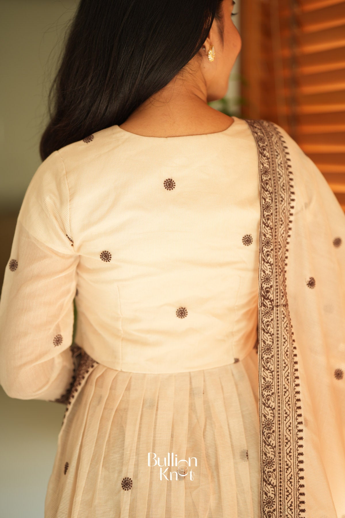 Dhiyona BN Ivana Vanilla Naira Cut Kota Suit Set