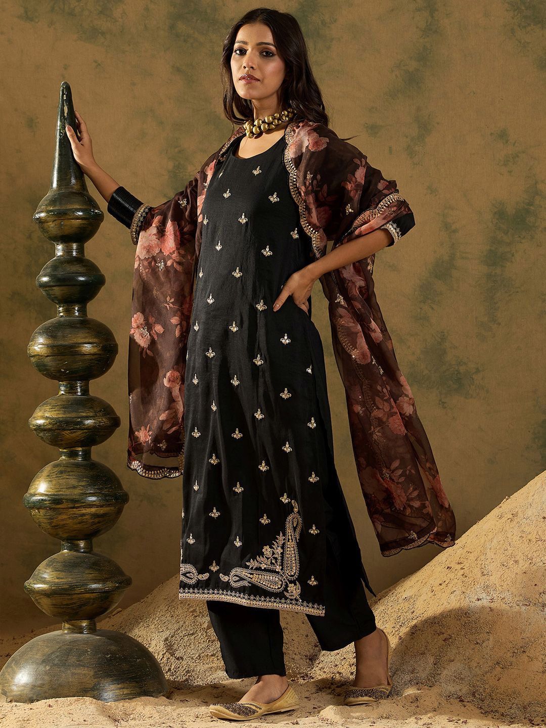 Ethnic Motifs Embroidered Kurta with Trousers & Dupatta
