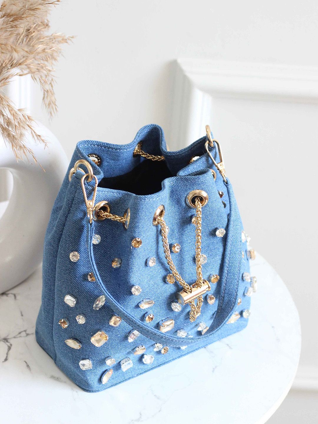 Dhiyona NR Embroidered Potli Clutch