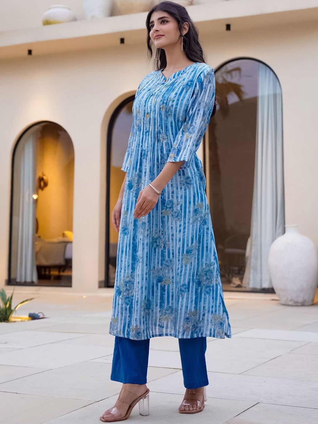 Floral Printed Regular Mandarin Collar Sequinned Pure Cotton Kurta With Trousers