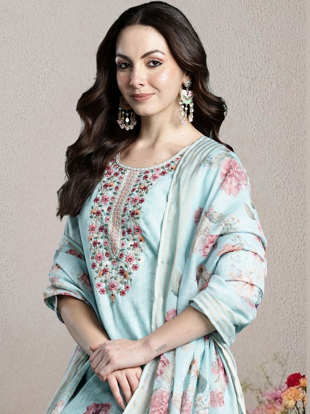 Women Floral Embroidered Regular Thread Work Linen Kurta with Trousers & With Dupatta