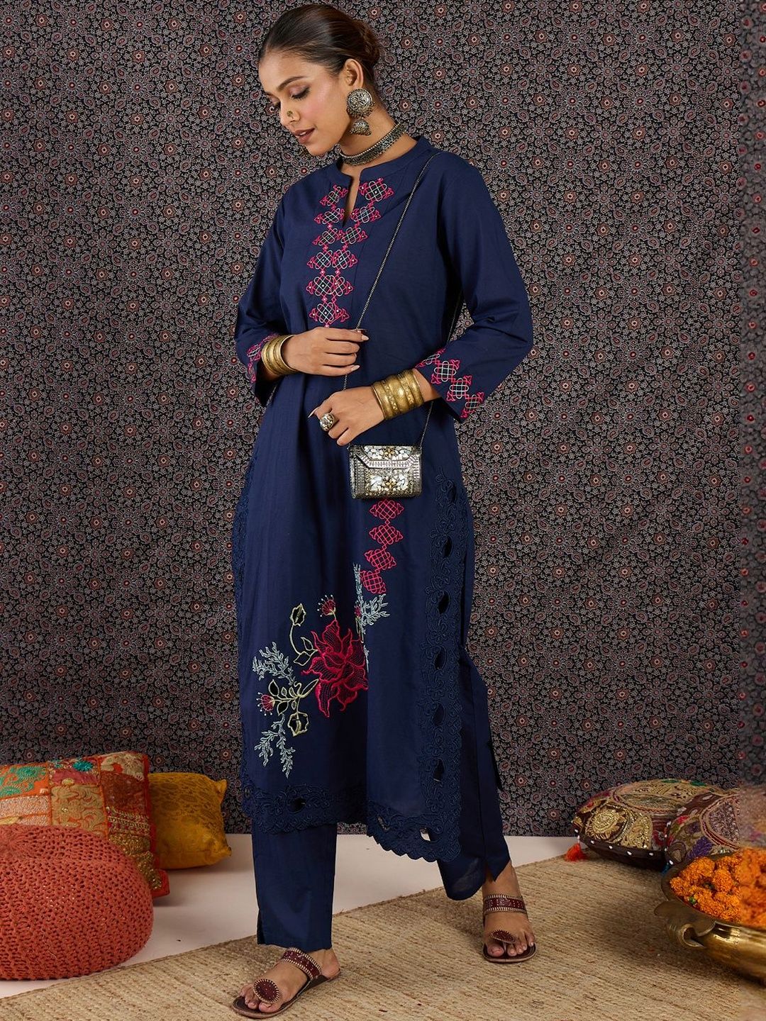 Women Ethnic Motifs Embroidered Regular Thread Work Pure Cotton Kurta with Trousers