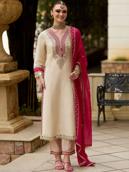 Ethnic Motifs Embroidered V-Neck Mirror Work Kurta With Trousers & Dupatta