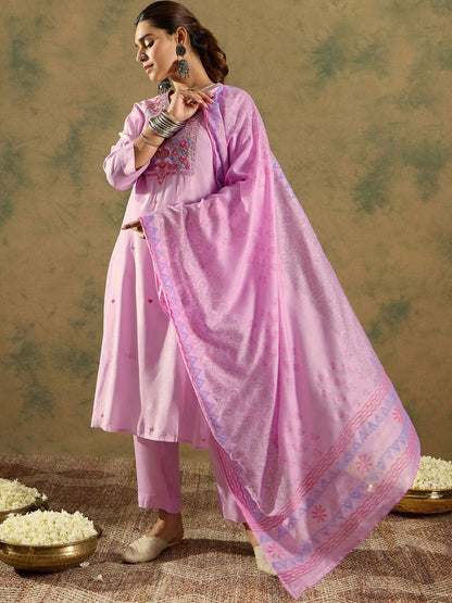 Dhiyona IE Floral Embroidered Thread Work Straight Kurta With Trousers & Dupatta