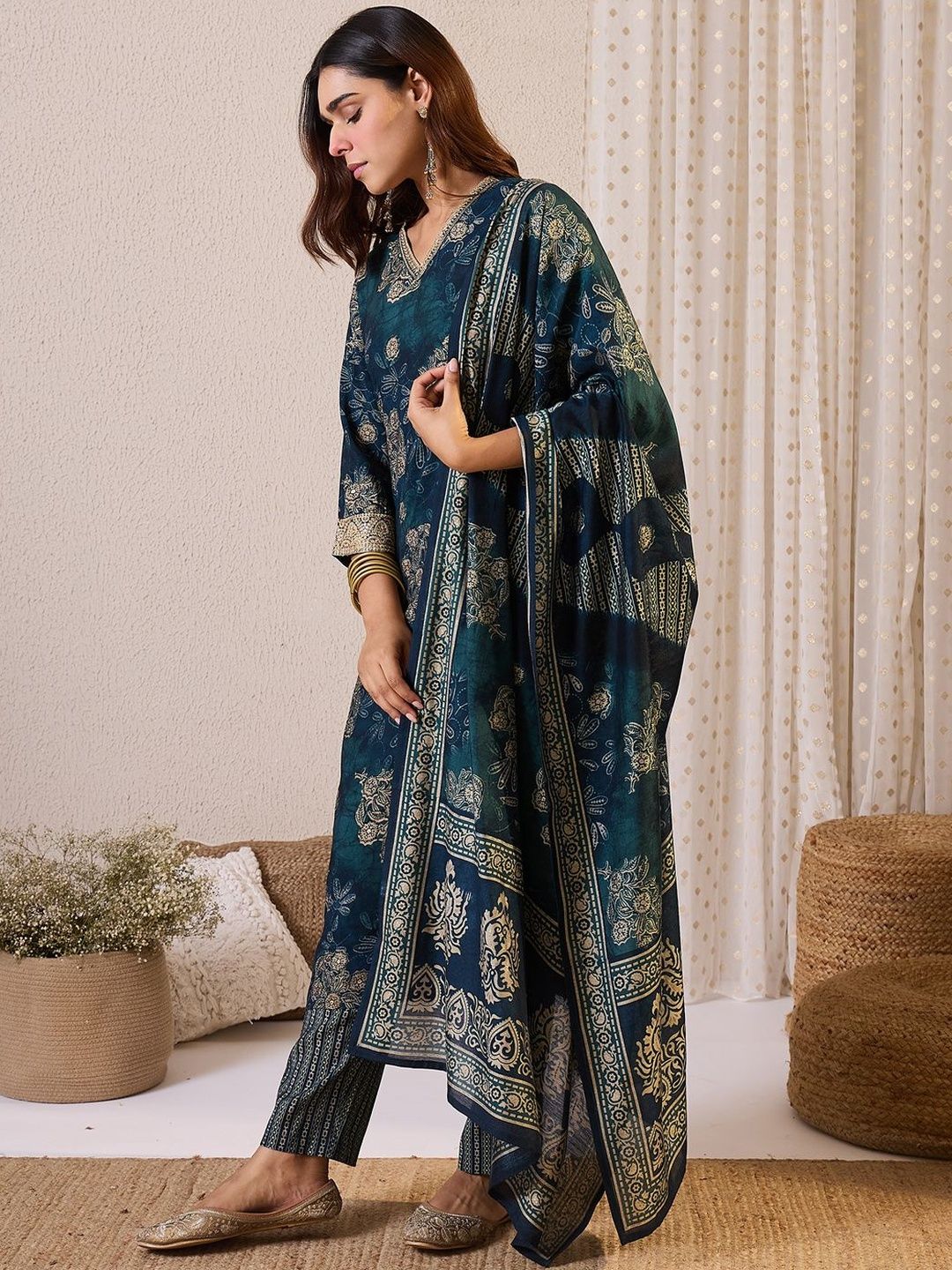 Floral Printed Straight Chanderi Silk Kurta With Trousers & Dupatta