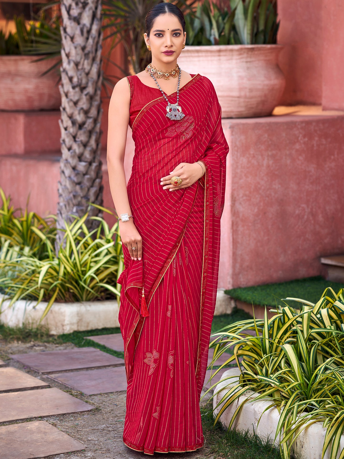 Women's Georgette Red Embellished Celebrity Saree With Blouse Piece