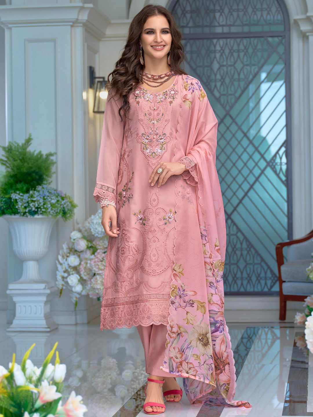 Women Floral Embroidered Thread Work Kurta with Trousers & Dupatta Kurta Sets