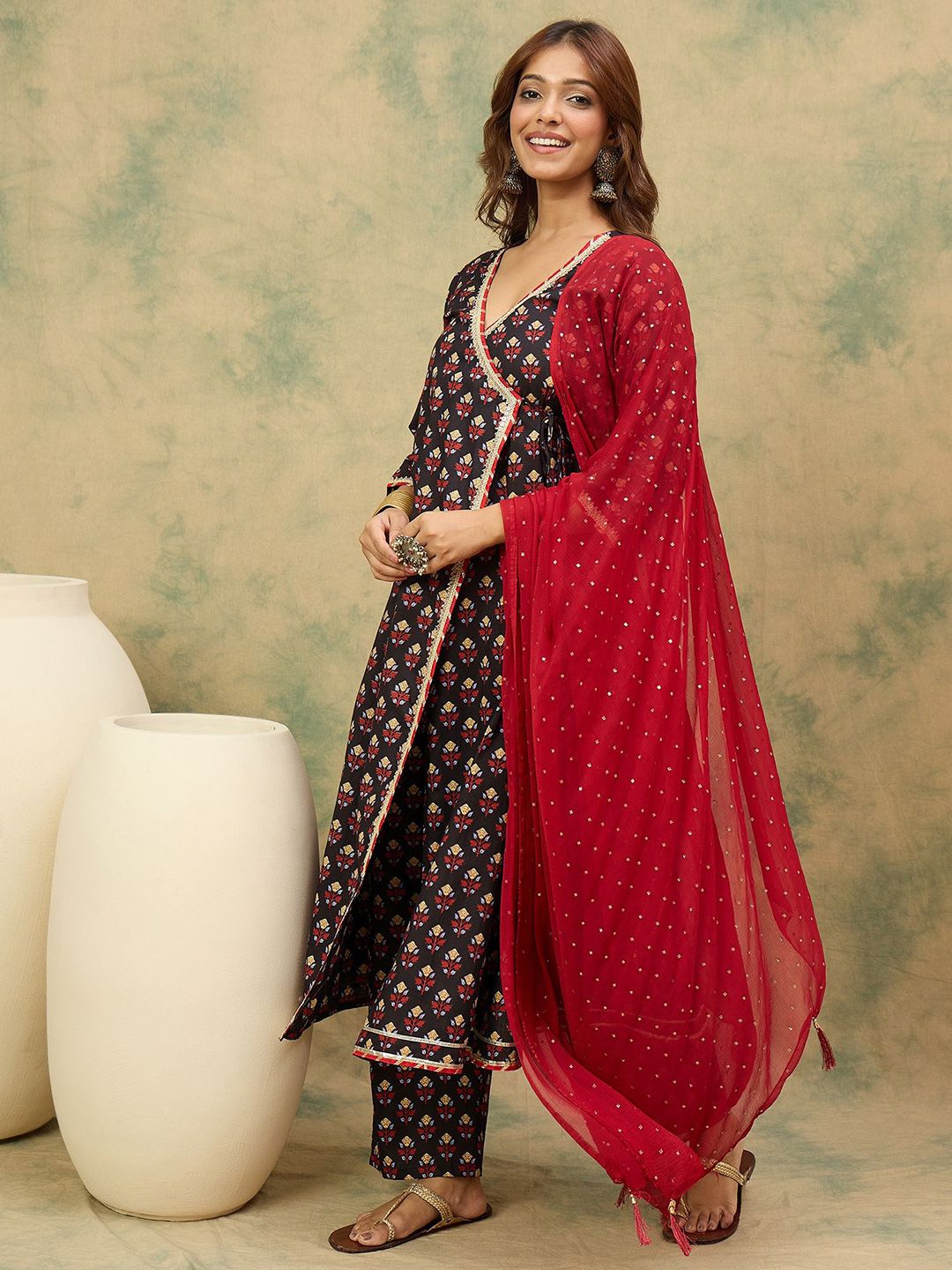 Dhiyona VA Women'sFloral Printed V-Neck Angrakha Kurta With Trousers & Dupatta