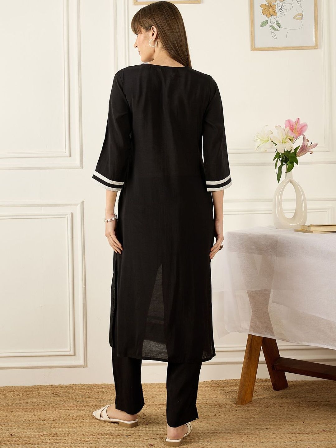 Dhiyona IE Colourblocked Round-Neck Three-Quarter Sleeves Tunic And Trousers