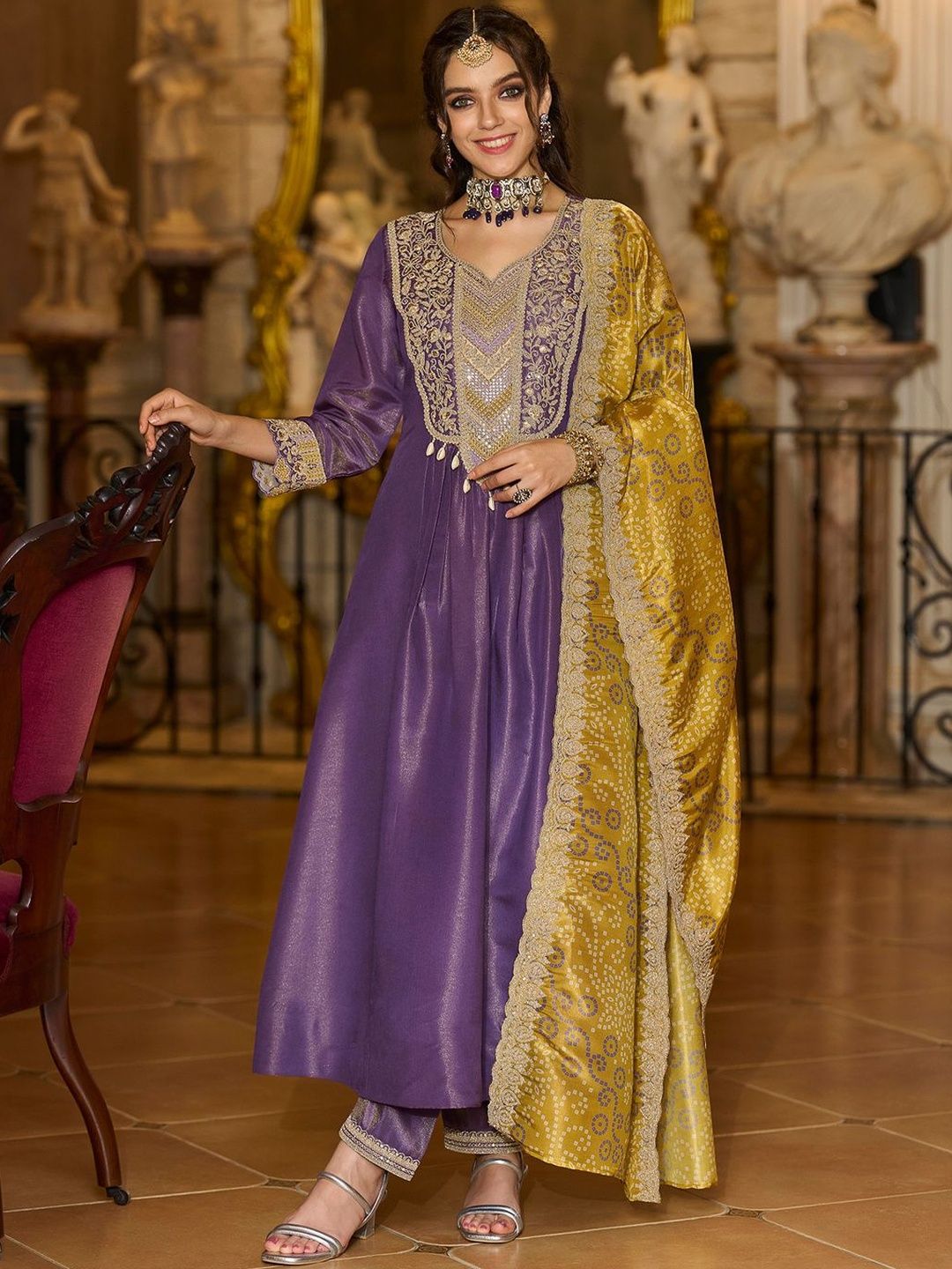 Floral Embroidered Sweetheart Neck Bandhani Kurta With Trousers & Dupatta