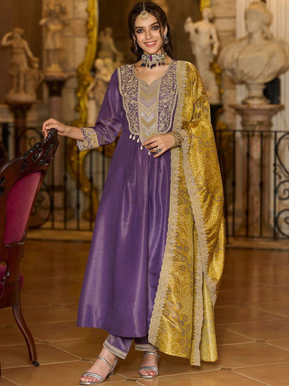 Floral Embroidered Sweetheart Neck Bandhani Kurta With Trousers & Dupatta