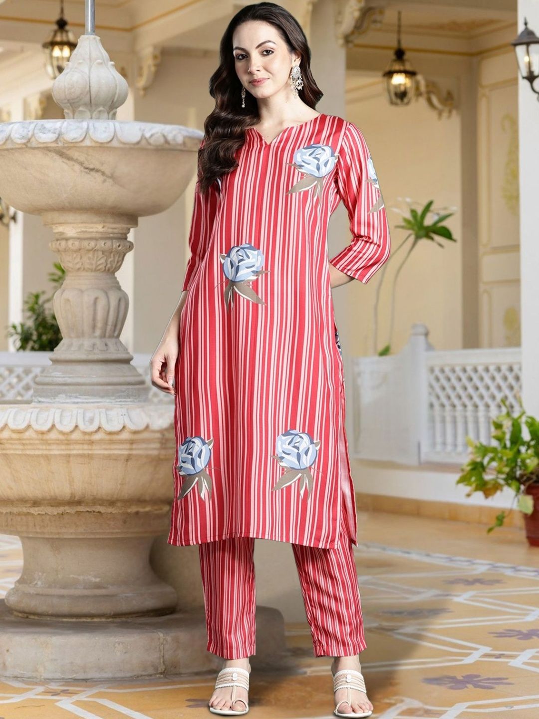 Dhiyona IE Women Printed Regular Kurta with Trousers