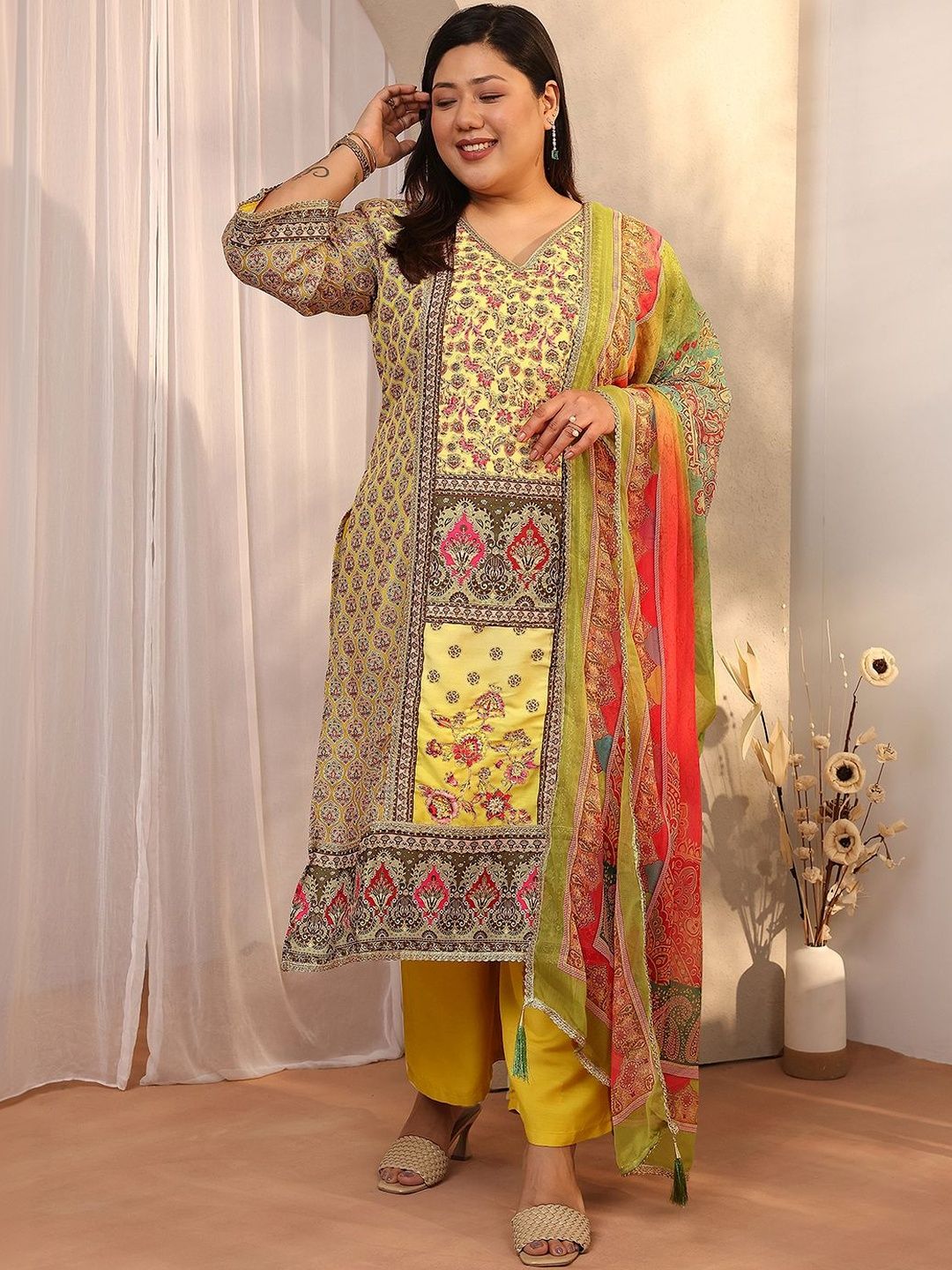 Dhiyona Women's Plus Size Ethnic Motifs Printed Kurta with Palazzos & Dupatta