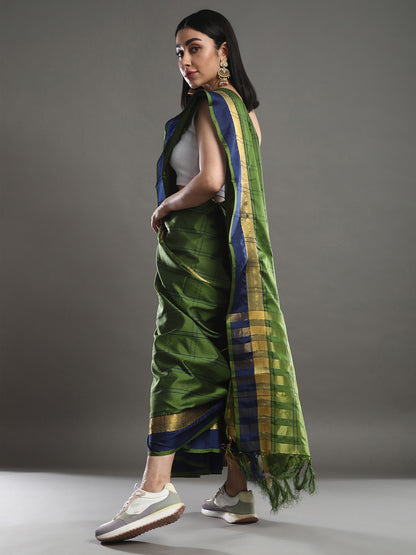 Women's Cotton Blend Green Woven Design Designer Saree With Blouse Piece