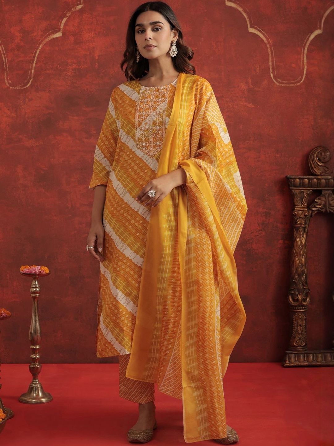 Women Ethnic Motifs Printed Kurta with Trousers & Dupatta