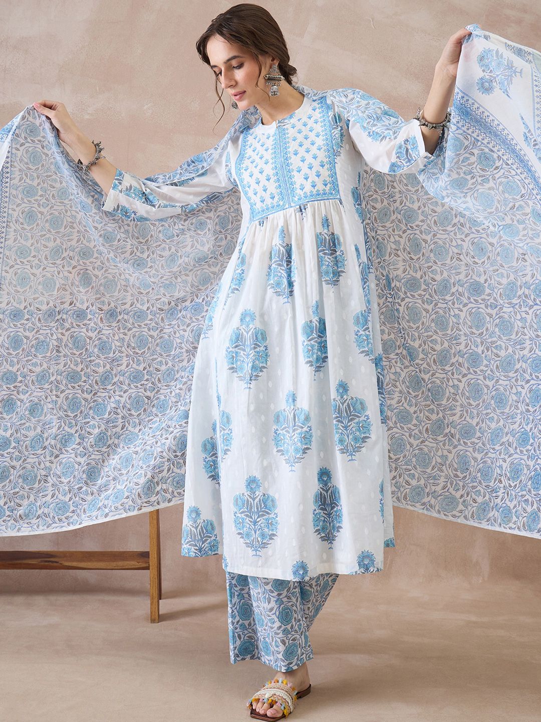 Dhiyona IE Women Floral Printed Panelled Pure Cotton Kurta with Trousers & With Dupatta