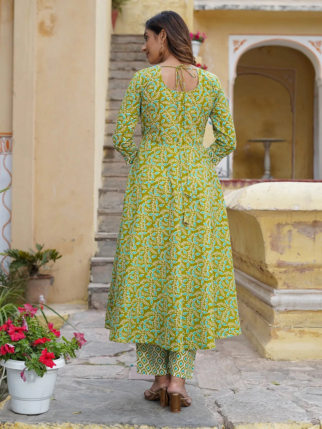 Women Green Foli Print Anarkali Kurta Pant and Dupatta Set