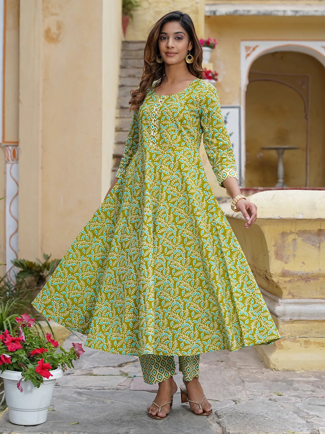 Women Green Foli Print Anarkali Kurta Pant and Dupatta Set