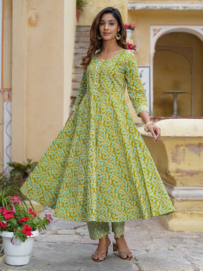 Women Green Foli Print Anarkali Kurta Pant and Dupatta Set