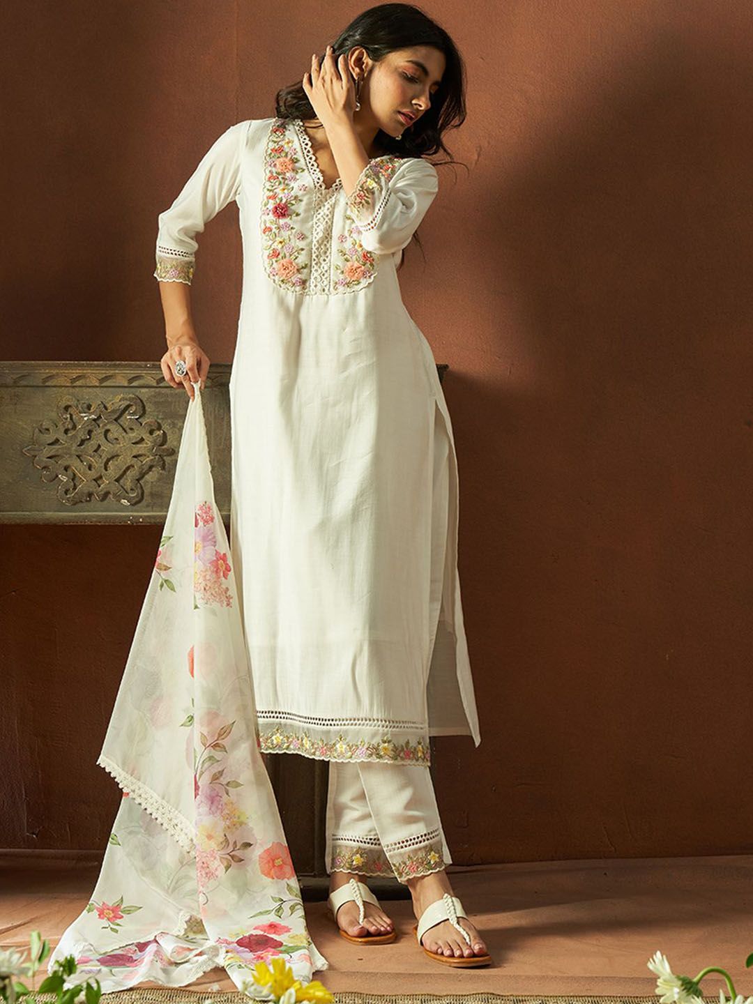 Floral Embroidered V-Neck Thread Work Straight Kurta With Trousers & Dupatta