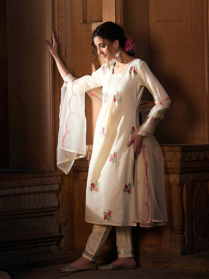 Dhiyona CH Floral Embroidered Sequinned Square Neck Straight Kurta With Trousers & Dupatta