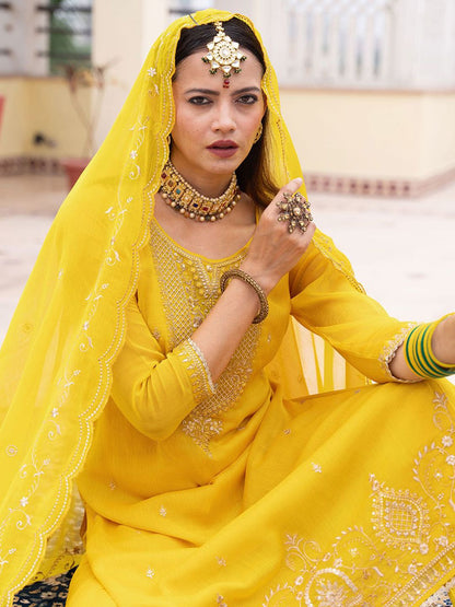 Dhiyona CH Women Ethnic Motifs Embroidered Thread Work Kurta with Trousers & Dupatta