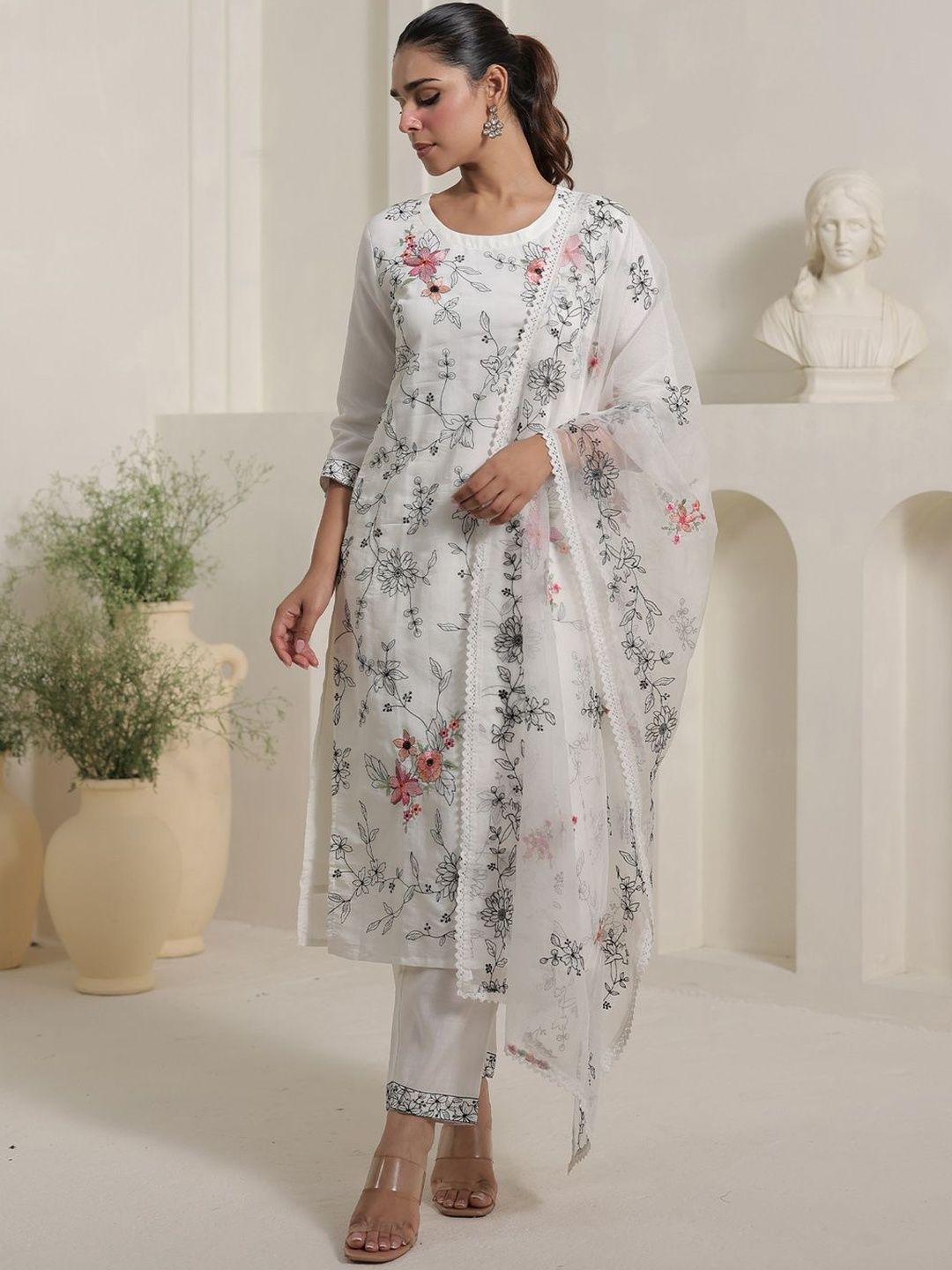 Dhiyona IE Women Floral Embroidered Thread Work Kurta With Trousers & Dupatta Kurta Sets