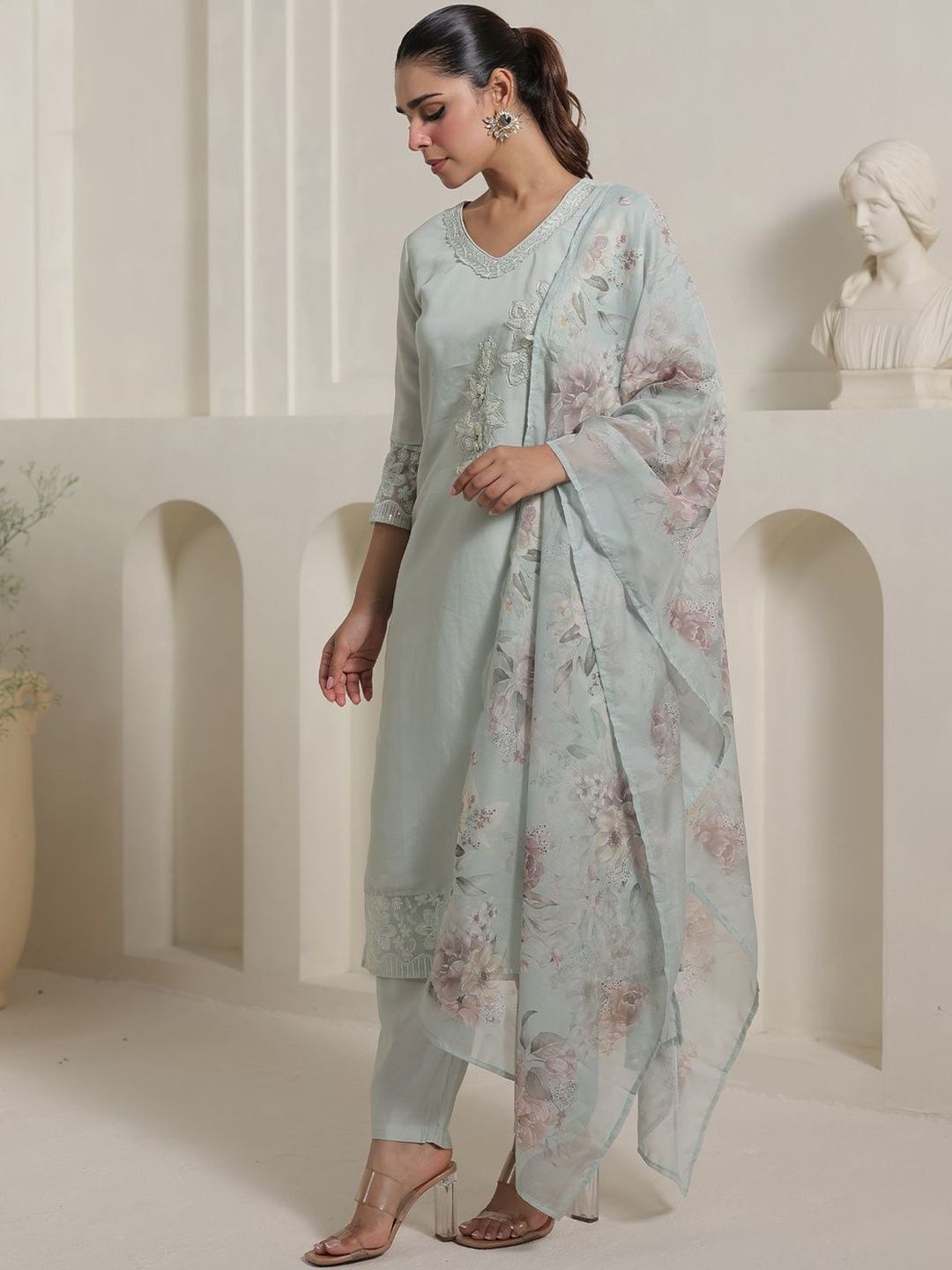 Women Floral Embroidered Beads and Stones Kurta with Trousers & Dupatta