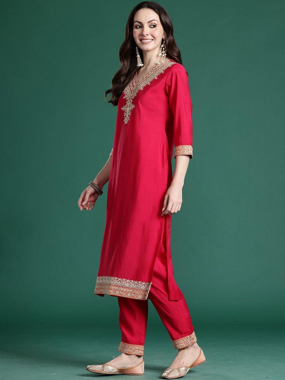 Women Ethnic Motifs Embroidered Kurta with Trousers