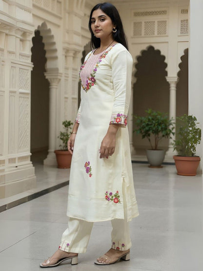 Women Floral Embroidered Kurta with Trousers
