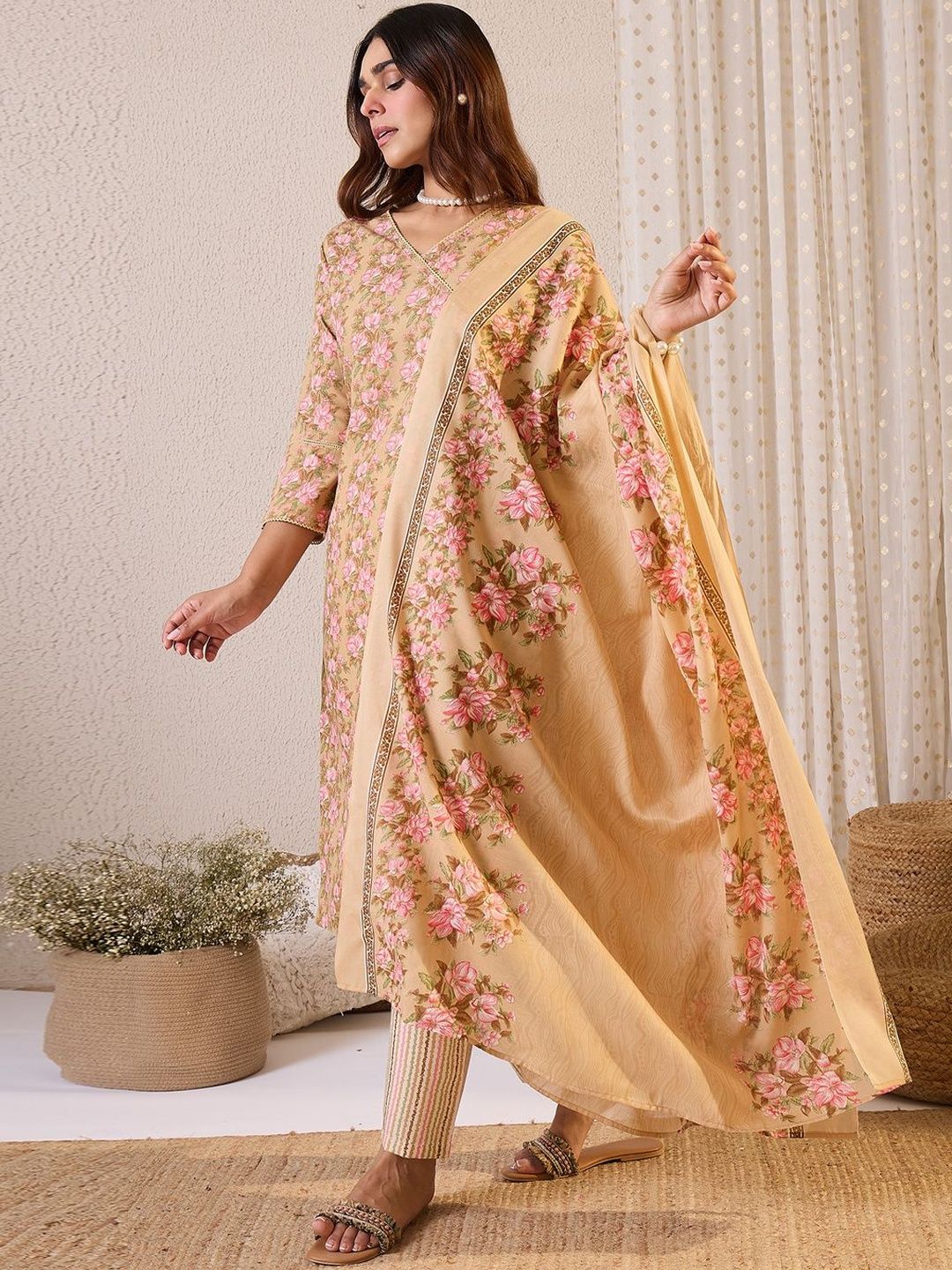 Floral Printed Straight Pure Cotton Kurta With Trousers & Dupatta