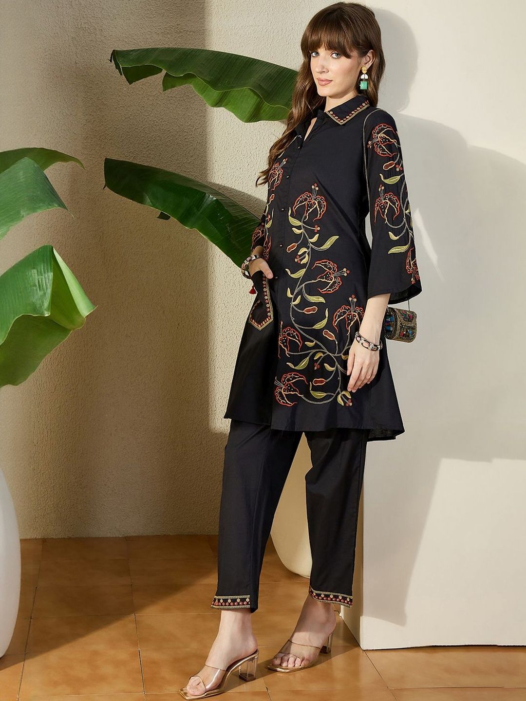 Dhiyona IE Women Black Floral Embroidered Thread Work Pure Cotton Kurti with Trousers
