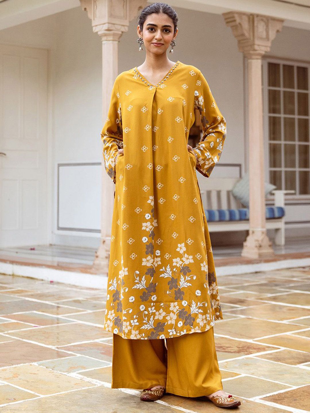 Dhiyona IS Women's Floral Printed Beads & Stones Straight Kurta With Palazzos