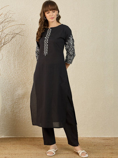 Dhiyona IE Printed Round Neck Three-Quarter Sleeves Pure Cotton Top With Trousers