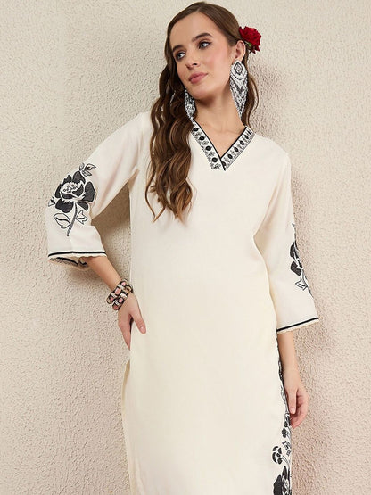 Women Floral Embroidered Kurta with Trousers