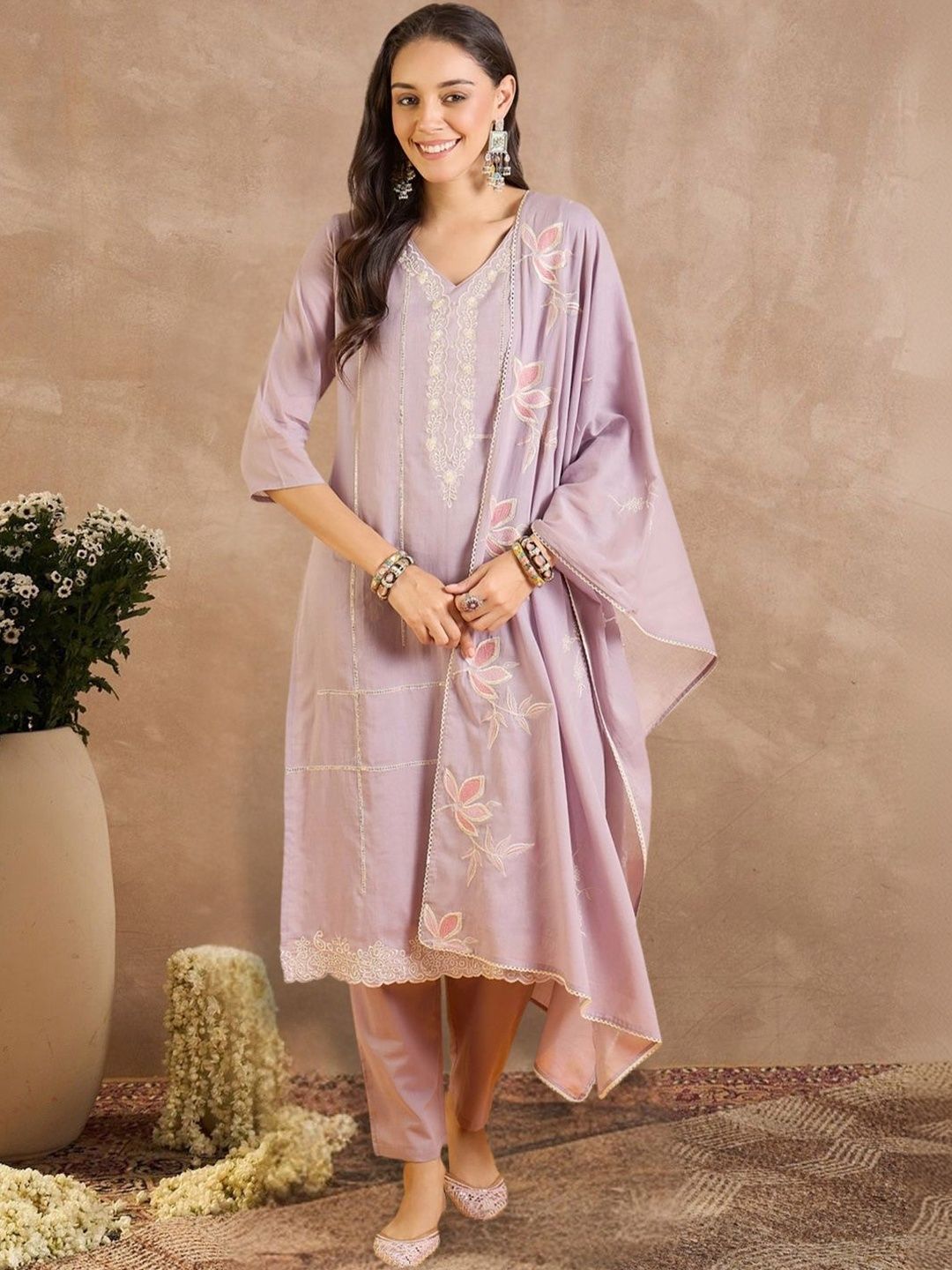 Women Floral Embroidered Regular Thread Work Pure Cotton Kurta with Trousers & With Dupatta