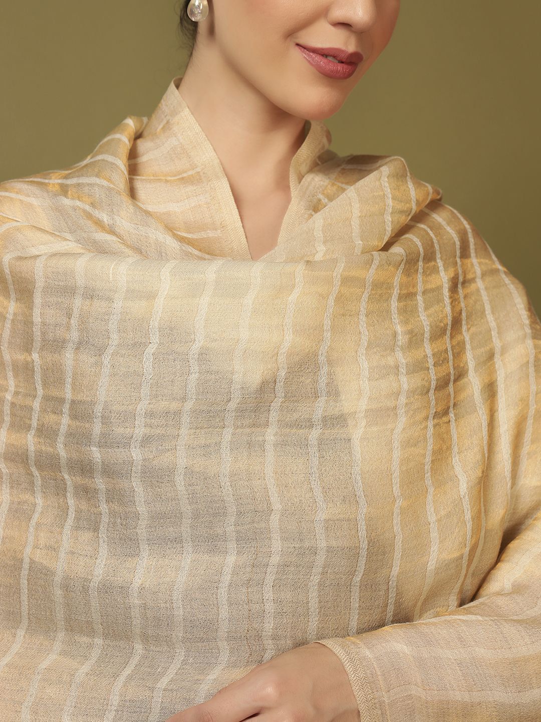 Dhiyona PA Striped Woven Design Shawl