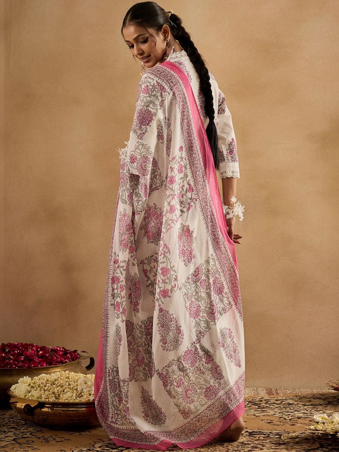 Women Floral Printed Regular Thread Work Pure Cotton Kurta with Trousers & With Dupatta